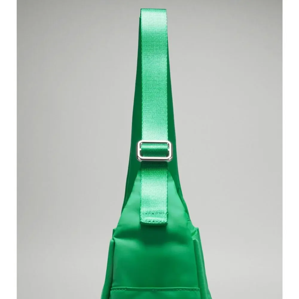NWT RARE Lululemon Mini Shoulder Bag 4L Green Punch - Picture 4 of 7